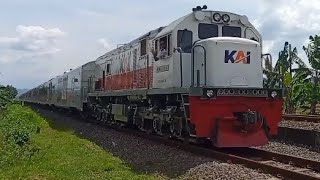 Kumpulan Para Masinis Kereta Api Super Ramah Crew KUTOARJO