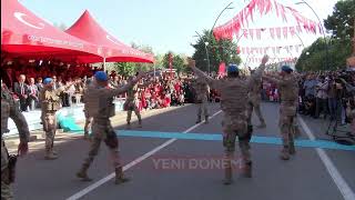 Cumhuriyetin 100. Yılına Yakışır Muhteşem Kutlama! Komandolardan Zeybek Gösterisi!