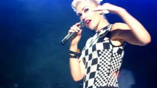 Gwen talking about us fans in Front Row on 2009 Tour in Orange County/Irvine  8/2/09