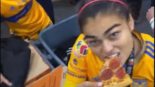 Festeja #TigresFemenil con mucho ambiente y ¡pizza!!