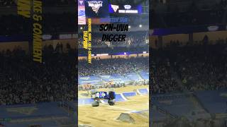 Monster Jam Son-Uva Digger #monsterjam #sonuvadigger #monstertruck #entertainment #fordfield