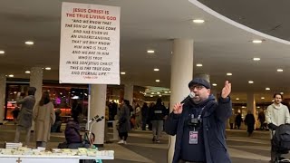 Akta er för de falska profeter och lärare!!! Sergels torg plattan Stockholm 2024-03-16