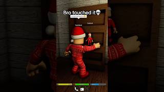 DONT TOUCH ELF ON THE SHELF🤑🔥🙏☃️ #roblox #robloxmemes #shorts #coems #christmas #viral #santa