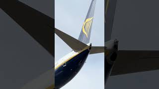 ryanair muy cerca vista tomando tierra