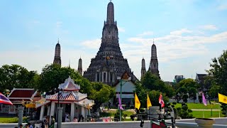 Explore Chao Phraya River Bangkok #travelblogger #chaophrayariver #bangkok #carloselysee