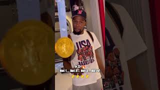 Kevin Durant flexes his 4 gold medals 🥇😂