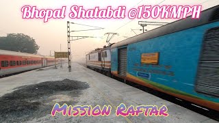 Lethal 12002 Bhopal Shatabdi Exp Overtake Andhra Pradesh sampark kranti @150KMPH #bhopalshatabdi