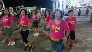 #รำวงย้อนยุคถนนคนม่วนนครเชียงราย สาวๆ #Loveเฎวง ร่วมกิจกรรม  13/10/2567 วงดนตรีเอื้องดอยนางแล