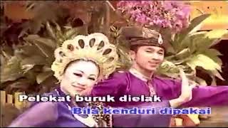 Anuar Zain ft Ellina (Duet) - Kain Pelikat (Original MTV Karaoke)