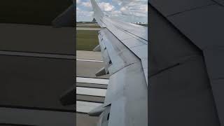 American Airlines Boeing 737 landing