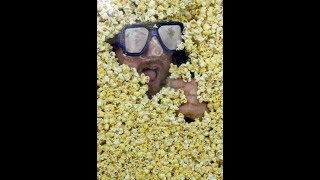 Acoustic kid makes popcorn (Reupload)