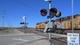 Stack Trains, Autoracks, plenty of Amtrak, all in a Day Out in Illinois