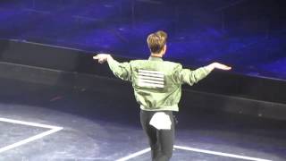 Choom T.O.P dancing to SEXY BACK Made in SYDNEY 151018