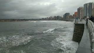 Stormy wawes in Gijon