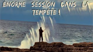 Une session PÊCHE de FOLIE en bord de MER dans la tempête avec un LEURRE UNIQUE 🔥