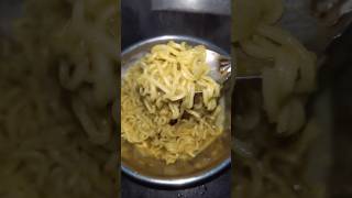 Maggie er sob theke purono r easiest recipe #maggie #maggirecipe #foodshorts