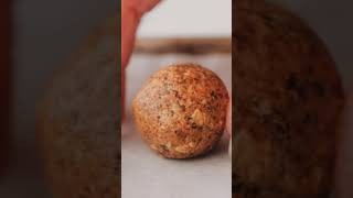 Fig Oatmeal Energy Balls Recipe | #energyballs #driedfigs #oats