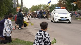 ⚫️🇺🇦Краяла серце щемлива «Плине кача…», бо зустріли ще одного Героя-земляка Лисенка В.🇺🇦