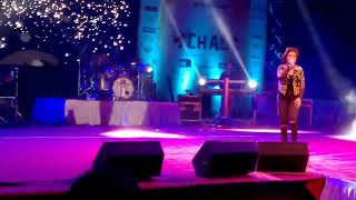 aa zara Very good performance live by sunidhi Chauhan in UK