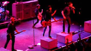 [5] Addicted - Simple Plan Live in Chicago 11-21-11