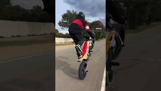 Hot wheels e-bike wheelie