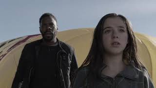 Fear The Walking Dead S5E6 - VIctor and Charlie crash the ballon | Ending scene