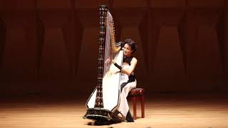 Isabelle Moretti plays "Une châtelaine en sa tour, op. 110" by Gabriel Fauré.