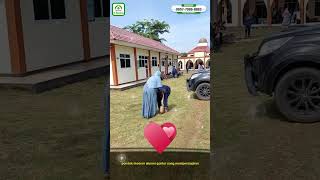 Santri sujud kepada Ibunya | Pendidikan adab di atas ILmu