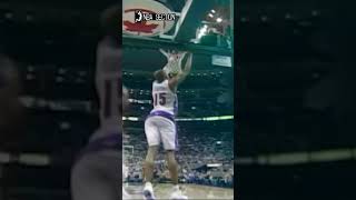 McGrady to Vince Carter off the glass