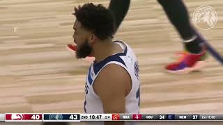 Karl Anthony Towns drives from the 3 point line for a dunk😲