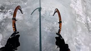 Ледено катерене близо до водопад Рилска Скакавица | Ice climbing near Rilska Skakavitsa waterfall