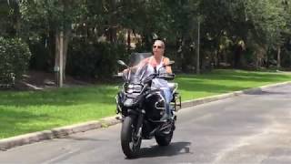 R1200GSA - Laura giving it a try in the parking lot