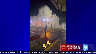 Rayo impacta catedral de León