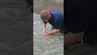 fish hunting today | fishing today in Arnowayi swat river #viral #fishing #swatriver #youtubeshort