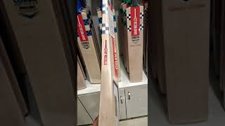 BOMB BAT WITH HEAVY TOE AND SPINE #shorts #thecricketbox