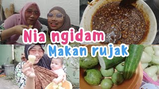 BUAT RUJAK HASIL PANEN BUAH DI HALAMAN RUMAH OMA BEYZA