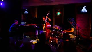 Robert Balzar Trio "Waltz"