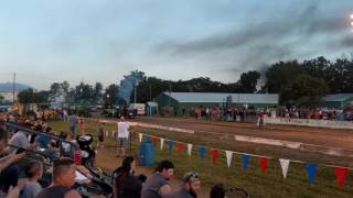 International 1066 Tractor Pull - Second Place - 323.51 ft