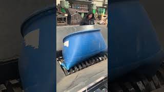 Scrap metal shredder