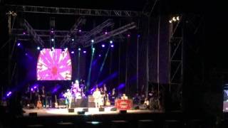 The Bootleg Beatles - Lucy In The Sky With Diamonds Live (50 Aniversario The Beatles Las Ventas)