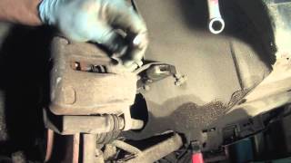 SAAB 900 - Changing/Replacing Front Brake Pads, New Style