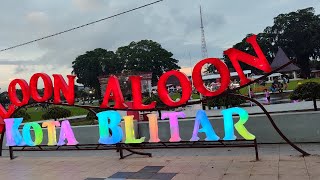 Jalan-jalan receh di alun-alun Kota Blitar