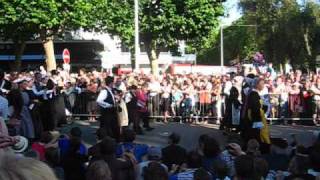 LORIENT FESTIVAL INTERCELTIQUE 2010 - Triomphe des Sonneurs - GRANDE PARADE.wmv