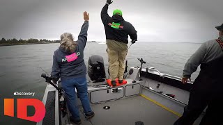 Saltaron de un barco y tuvieron que sobrevivir en el mar | Detrás de los crímenes virales