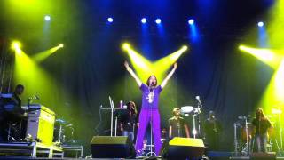 Erykah Badu - Didn't Cha Know / Believe In Yourself @ Ottawa Bluesfest (July 9, 2011)