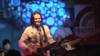 Ray Wilson plays Genesis' Carpet Crawlers at Berlin clubshow 2004