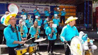 Dweilorkest Dinges Emmem op Ameland 3