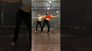 Krithi Shetty shows her navel for the first time, with a belly dance !