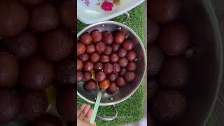 Yummy 😋 #shorts #gulabjamun #viralshorts #trending #food #youtubeshorts