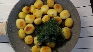 Молодая картошка 🥔 рецепт как в детстве  ❤ с чесноком и укропом. #картофельмолодой #рецепты